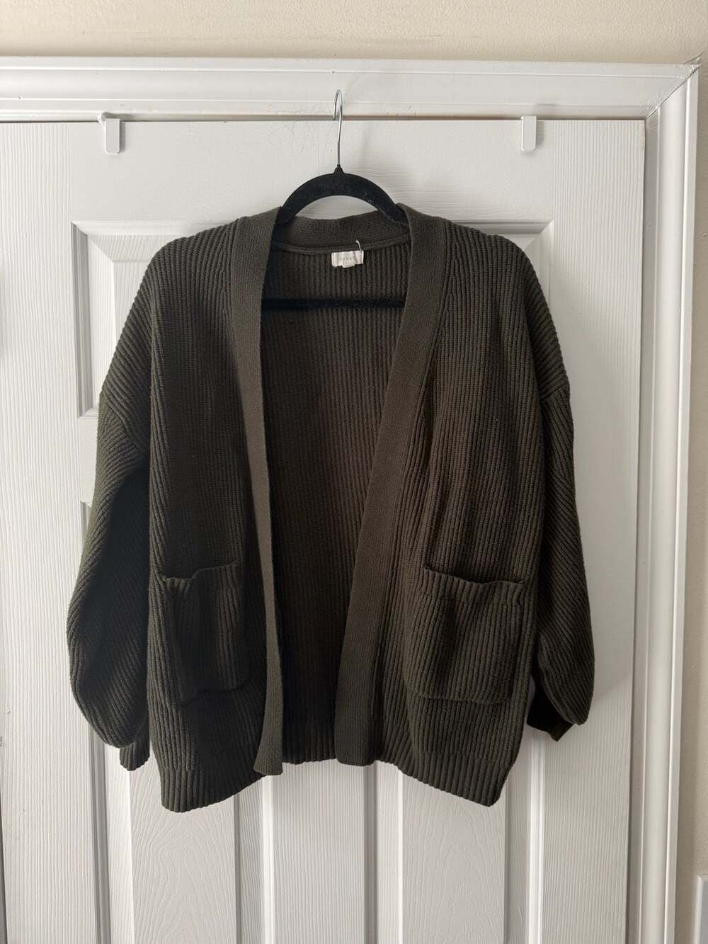 Debut Cardigan Size M/L Olive Green Open Front Pocket Ribbed Knit Sweater